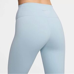 Nike High-Waisted Crop Leggings